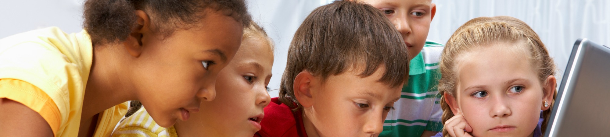 CLP-Laptop-shutterstock-kids111111